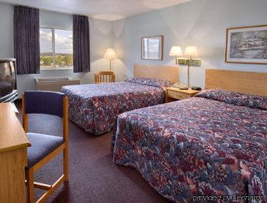 Super 8 By Wyndham Seville Zimmer foto